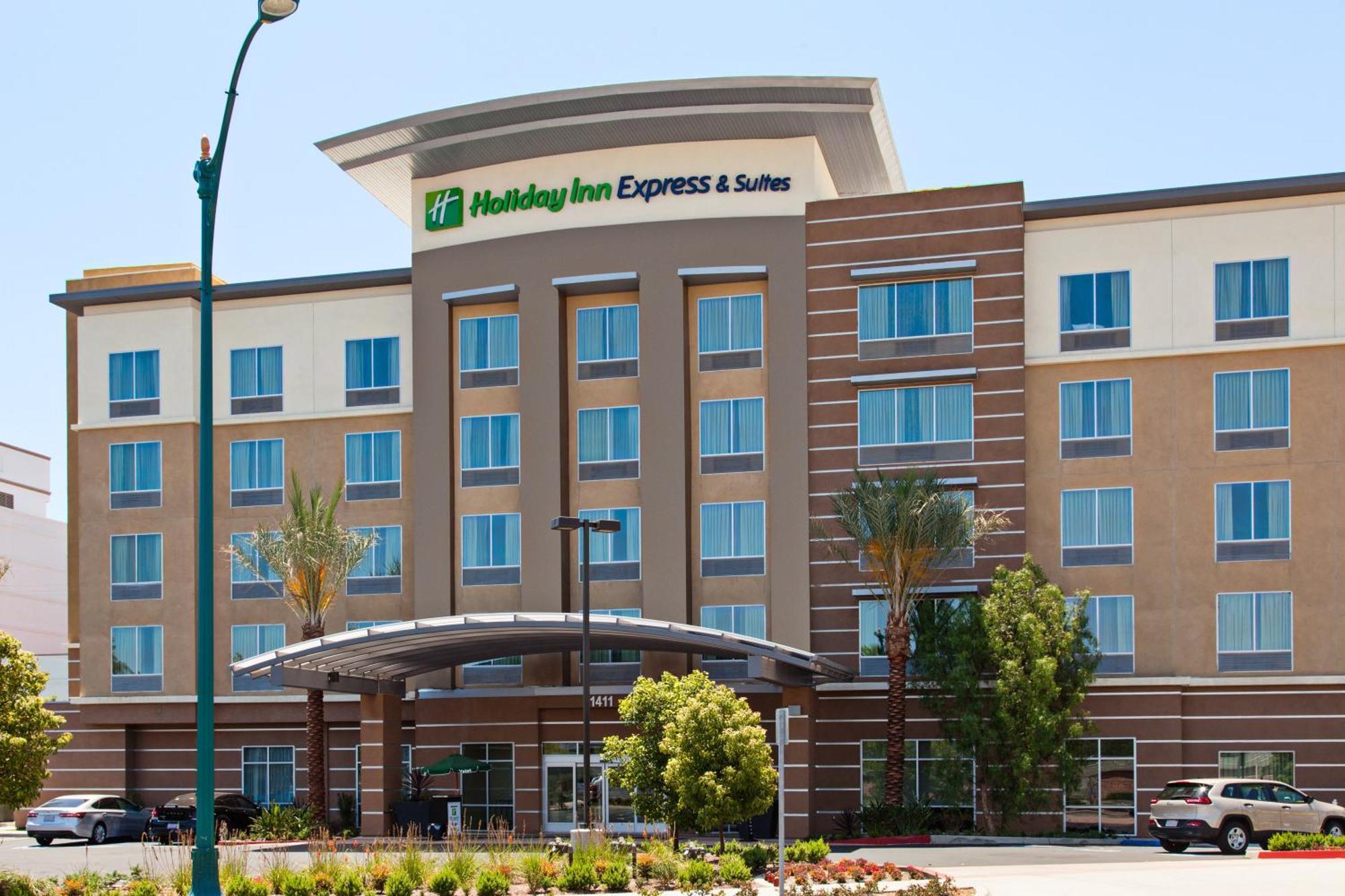 Holiday Inn Express & Suites Anaheim Resort Area By Ihg Dış mekan fotoğraf