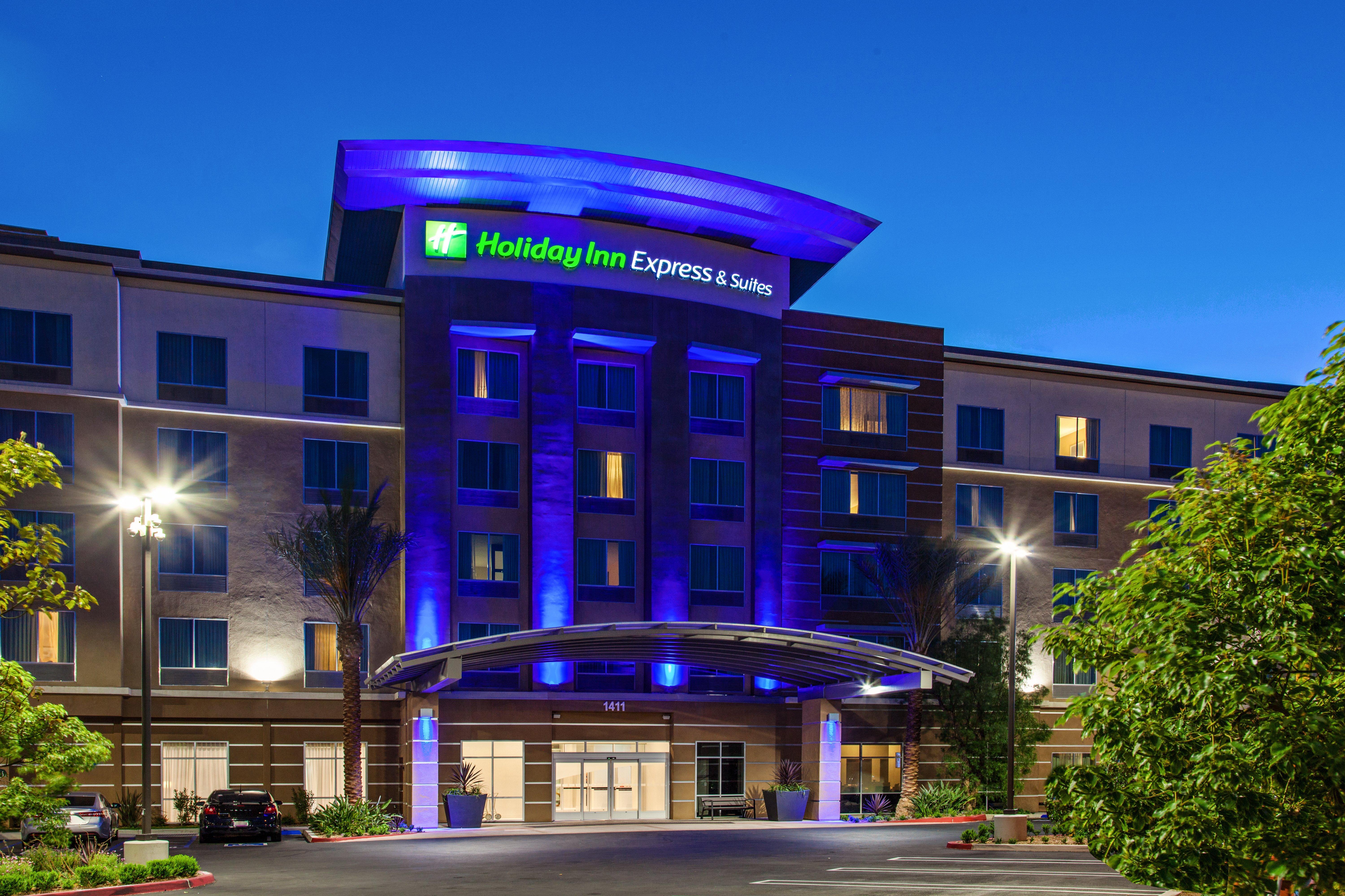 Holiday Inn Express & Suites Anaheim Resort Area By Ihg Dış mekan fotoğraf