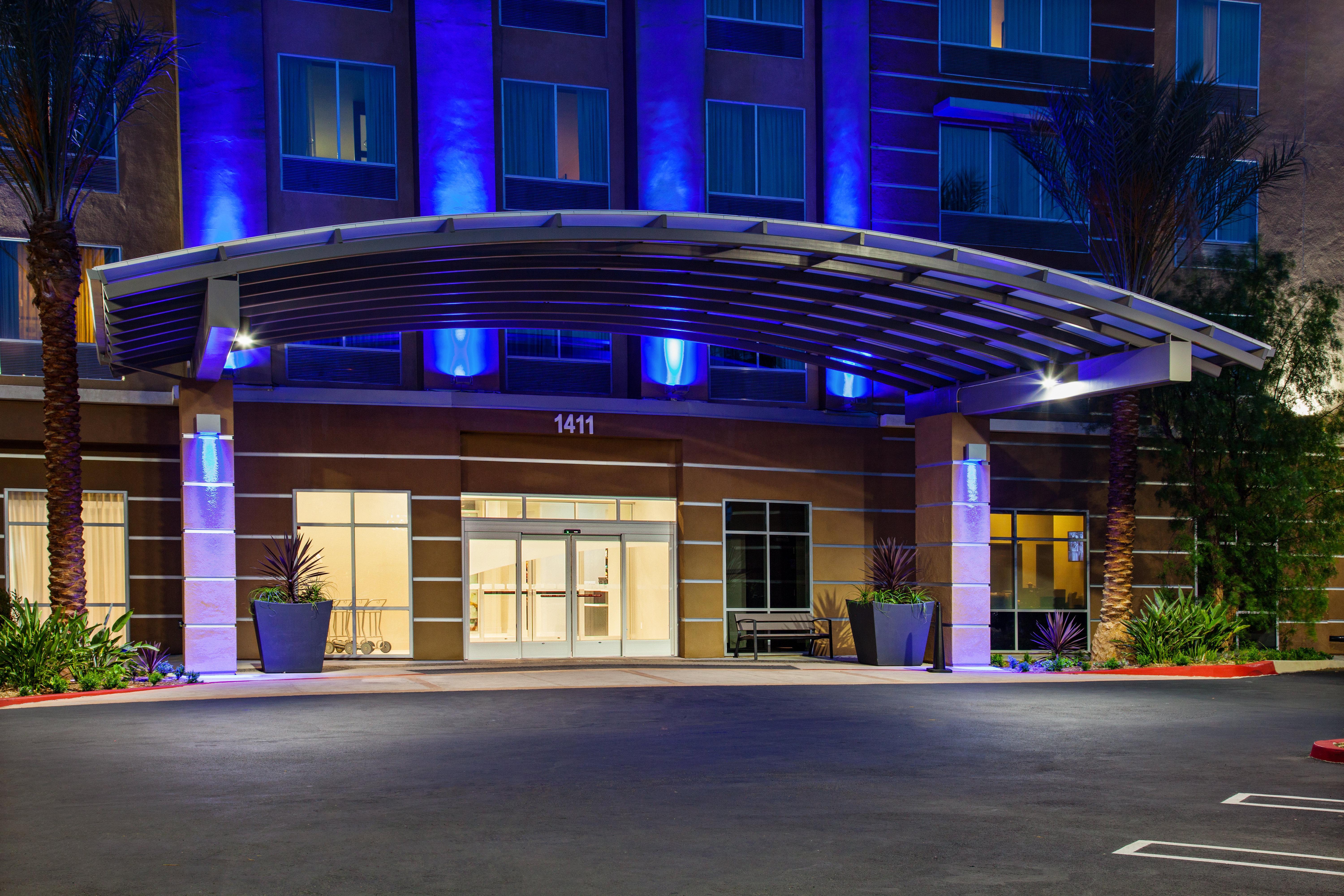 Holiday Inn Express & Suites Anaheim Resort Area By Ihg Dış mekan fotoğraf