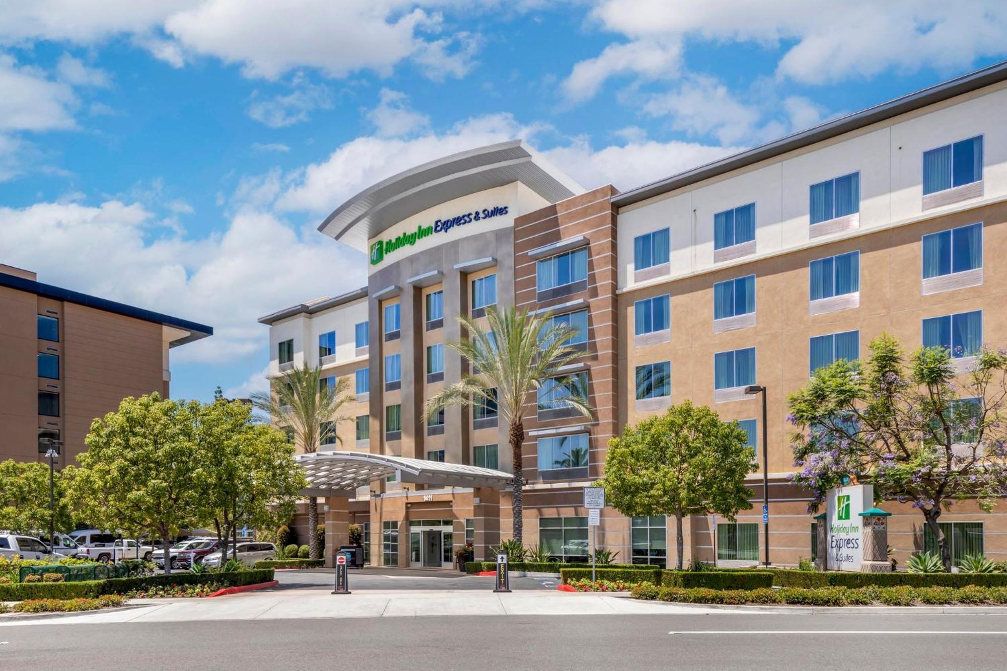 Holiday Inn Express & Suites Anaheim Resort Area By Ihg Dış mekan fotoğraf