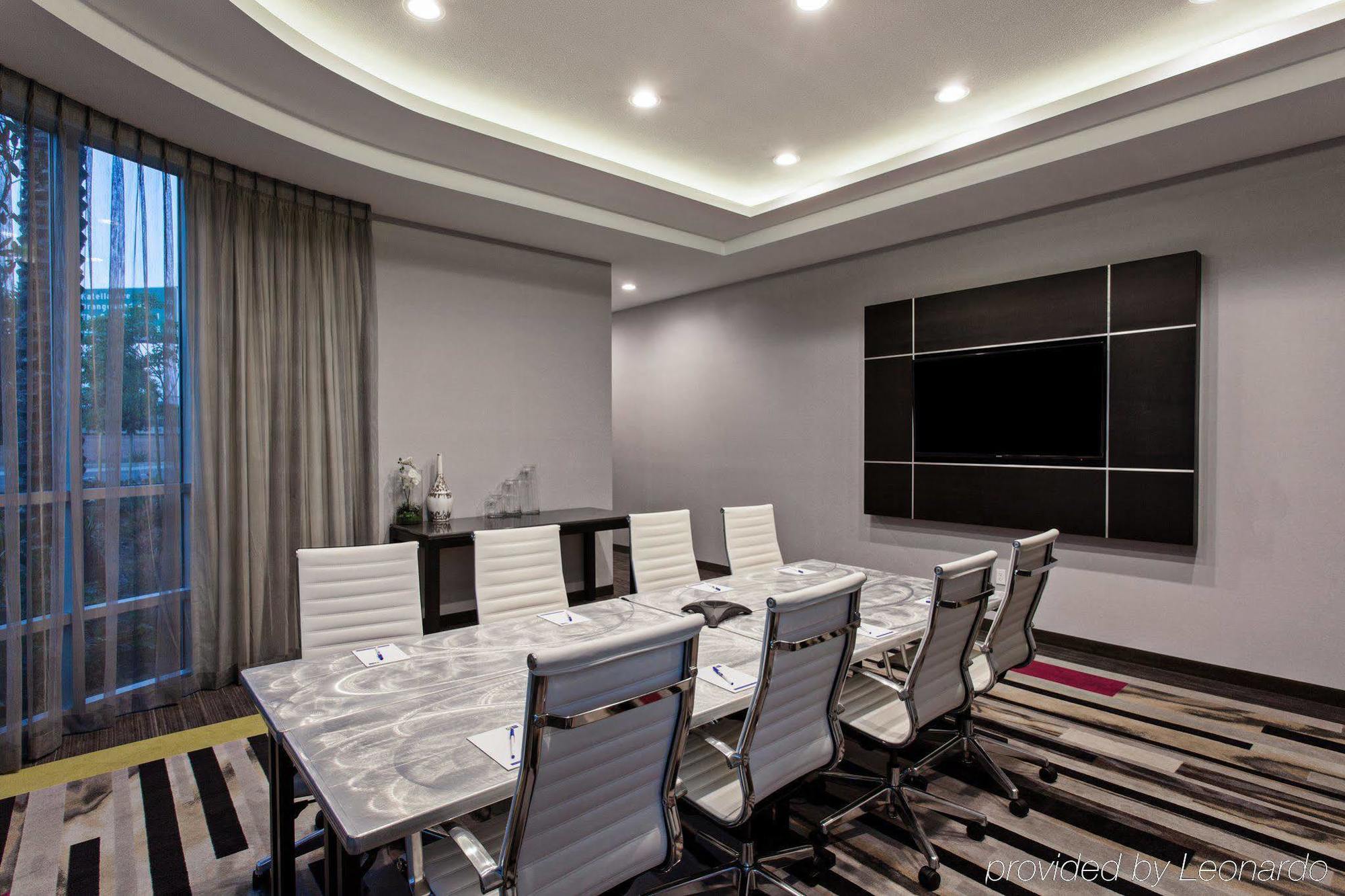 Holiday Inn Express & Suites Anaheim Resort Area By Ihg Dış mekan fotoğraf