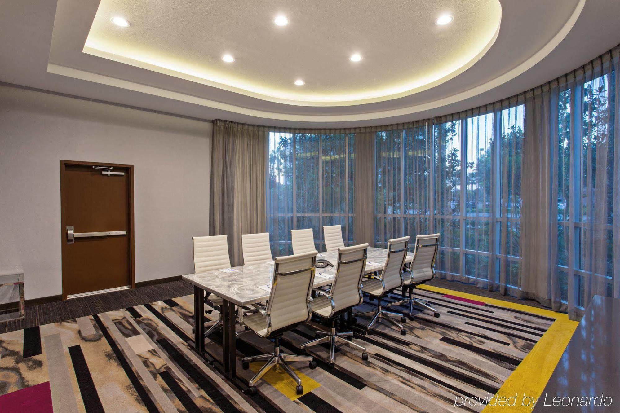 Holiday Inn Express & Suites Anaheim Resort Area By Ihg Dış mekan fotoğraf